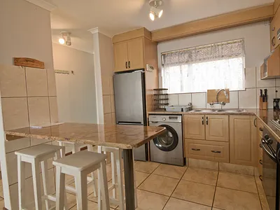 3 Bedroom Apartment For Sale in Mossel Bay - wTsy.webp