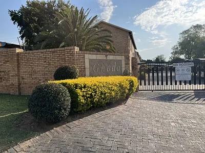 2 Bedroom Apartment For Sale in Randburg - iuVR.webp