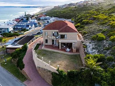 3 Bedroom House For Sale in Mossel Bay - ZmxE.webp