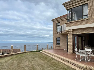 3 Bedroom House For Sale in Mossel Bay - rccq.webp