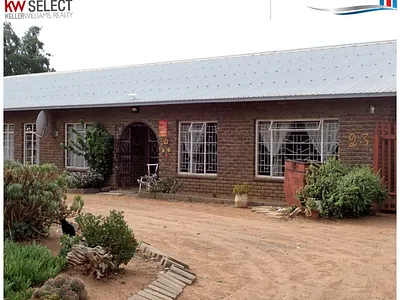 7 Bedroom House For Sale in Bloemhof - img