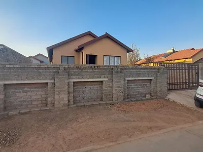 3 Bedroom House For Sale in Soshanguve - dNYN.webp