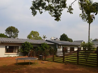 8 Bedroom House For Sale in Hillcrest - 1opY.webp