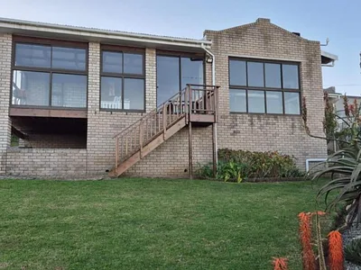 3 Bedroom House For Sale in Mossel Bay - QjlM.webp