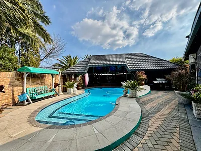4 Bedroom House For Sale in Secunda - tr78.webp