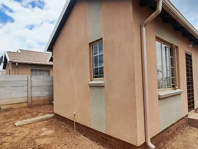 3 Bedroom House For Sale in Alberton - mVvU.webp