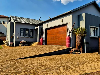 3 Bedroom House For Sale in Lydenburg - nsbc.webp