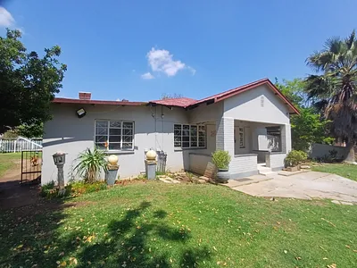 3 Bedroom House For Sale in Klerksdorp - RgxC.webp