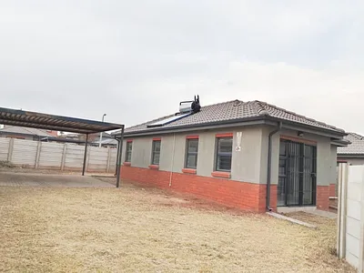 3 Bedroom House For Sale in Leopard's Rest Security Estate, Alberton - ja8S.webp