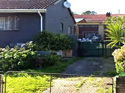 3 Bedroom House For Sale in East London - lw9L.webp