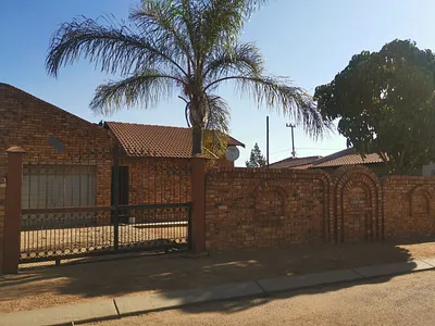 2 Bedroom House For Sale in Mabopane - oLXn.webp