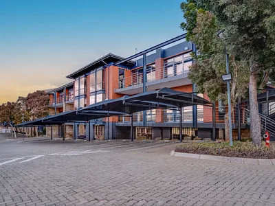 Commercial Property For Sale in Roodepoort - q8Iz.webp