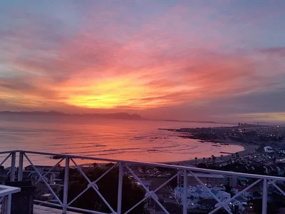 5 Bedroom House For Sale in Gordons Bay - 8ZV3.webp