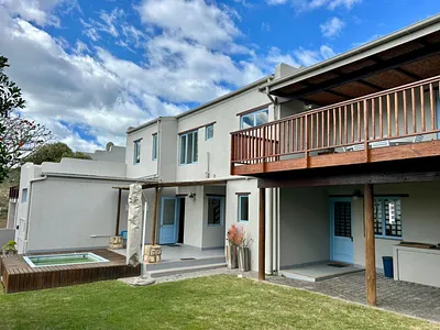4 Bedroom House For Sale in Stilbaai West, Stilbaai - 62px.webp