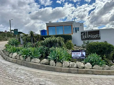 4 Bedroom House For Sale in Stilbaai West, Stilbaai - V16U.webp