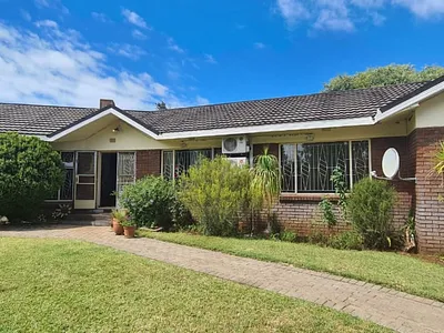 4 Bedroom House For Sale in Kuruman - Z1CA.webp