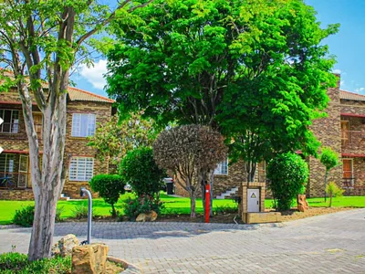 2 Bedroom Townhouse For Sale in Midrand - Oy3o.webp