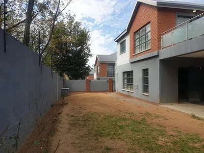 4 Bedroom Townhouse For Sale in Randburg - qZpm.webp