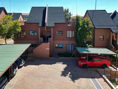 1 Bedroom Apartment For Sale in Sandton - qqBK.webp