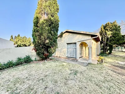 4 Bedroom House For Sale in Secunda - P4mA.webp