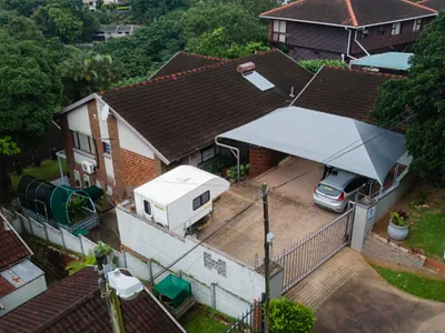 7 Bedroom House For Sale in Queensburgh - AETn.webp