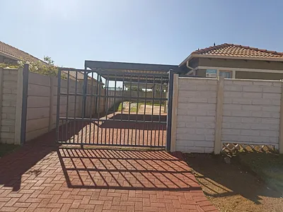 3 Bedroom House To Rent in Alberton - hJHO.webp