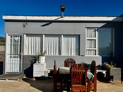 Industrial Property For Sale in Uitenhage - 5sKR.webp