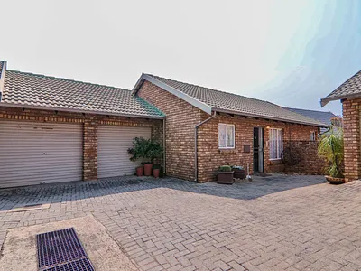 2 Bedroom Townhouse For Sale in Centurion - hBPA.webp