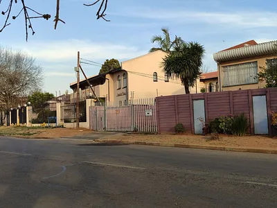 2 Bedroom Townhouse For Sale in Kempton Park - Mv2q.webp