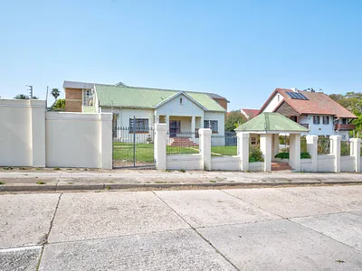 6 Bedroom House For Sale in Port Elizabeth - z5do.webp