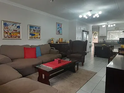 2 Bedroom Townhouse For Sale in Krugersdorp - vs1M.webp