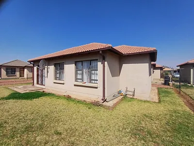 3 Bedroom House For Sale in Klerksdorp - PhIE.webp