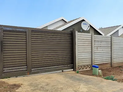 2 Bedroom House For Sale in Alberton - e9SE.webp