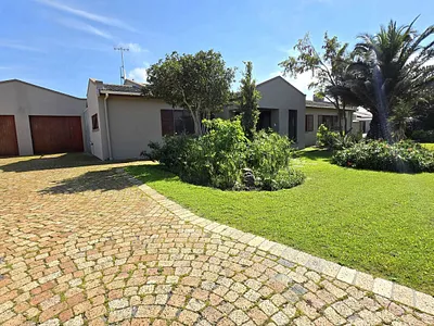 3 Bedroom House For Sale in Gordons Bay - kr5G.webp