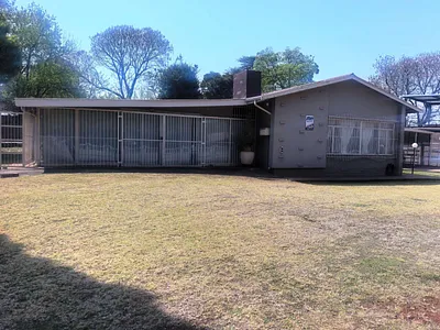 4 Bedroom House For Sale in Centurion - BQhn.webp