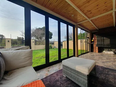 3 Bedroom House For Sale in Cape Town - UlBJ.webp