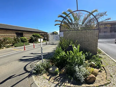 3 Bedroom Townhouse For Sale in Gordons Bay - img