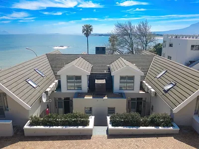 12 Bedroom House For Sale in Gordons Bay - img