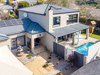 5 Bedroom House For Sale in George - KCwT.webp