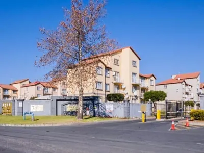 2 Bedroom Apartment For Sale in Johannesburg - q7nn.webp