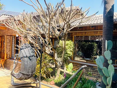 4 Bedroom House For Sale in Roodepoort - p3sm.webp