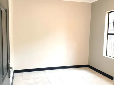 3 Bedroom Apartment For Sale in Roodepoort - Agxh.webp