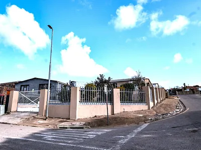 2 Bedroom House For Sale in George - RY1Y.webp