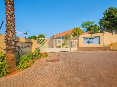 3 Bedroom House For Sale in Roodepoort - juhb.webp