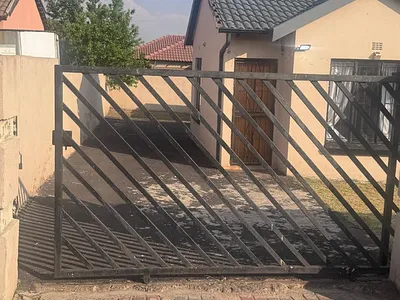 3 Bedroom House For Sale in Witbank - bbCN.webp