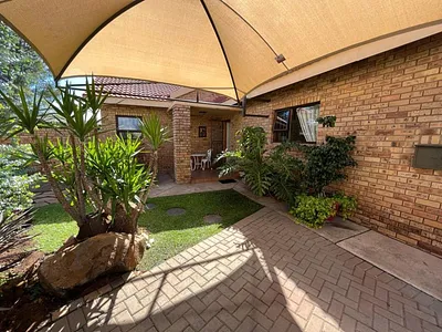 3 Bedroom House For Sale in Kimberley - lf9l.webp