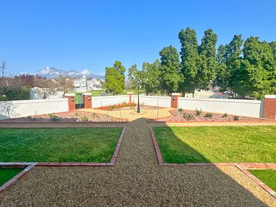 4 Bedroom House For Sale in Paarl - img