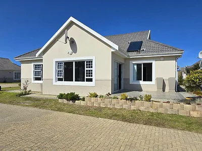 3 Bedroom House To Rent in Mossel Bay - GDy1.webp