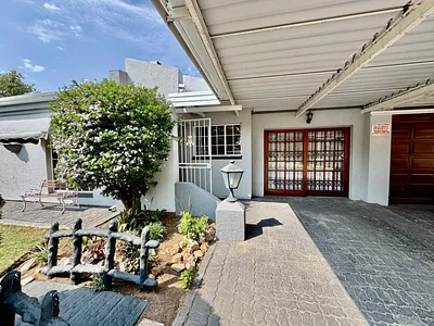 3 Bedroom Townhouse For Sale in Secunda - nkKD.webp
