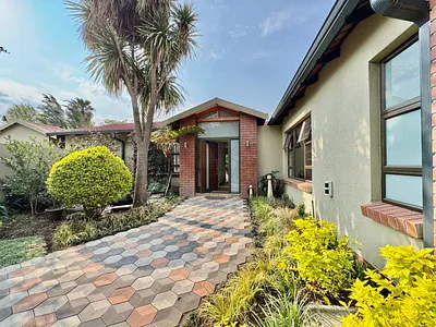 5 Bedroom House For Sale in Secunda - TWEr.webp